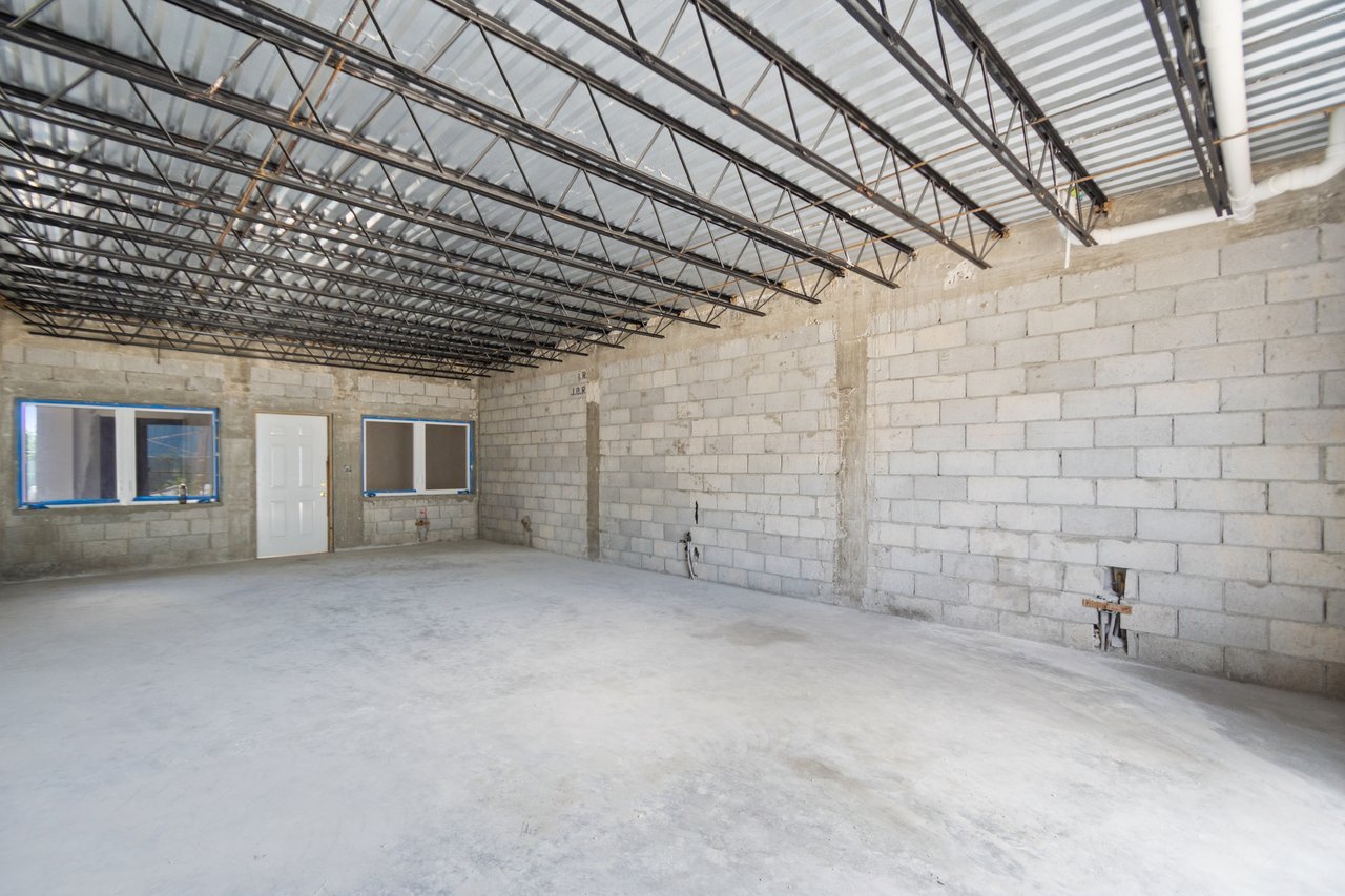 Unit 1-46A Airport Industrial Park