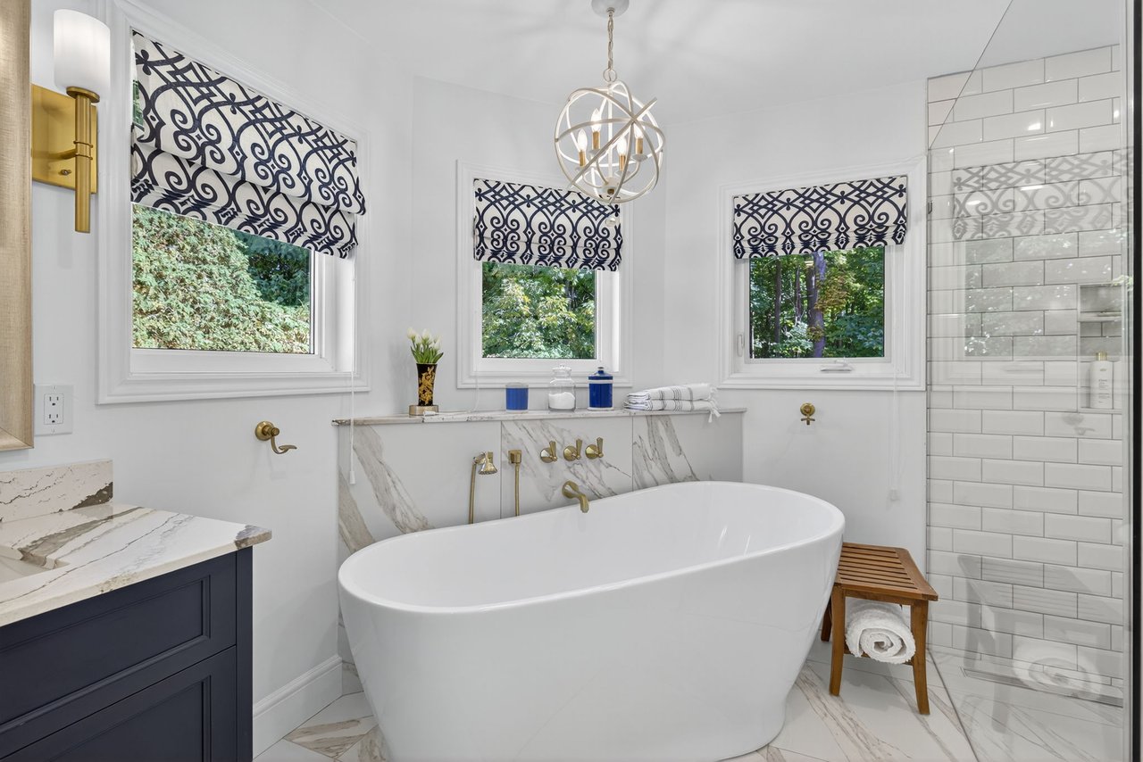 6 Falling Leaf Crt, Aurora