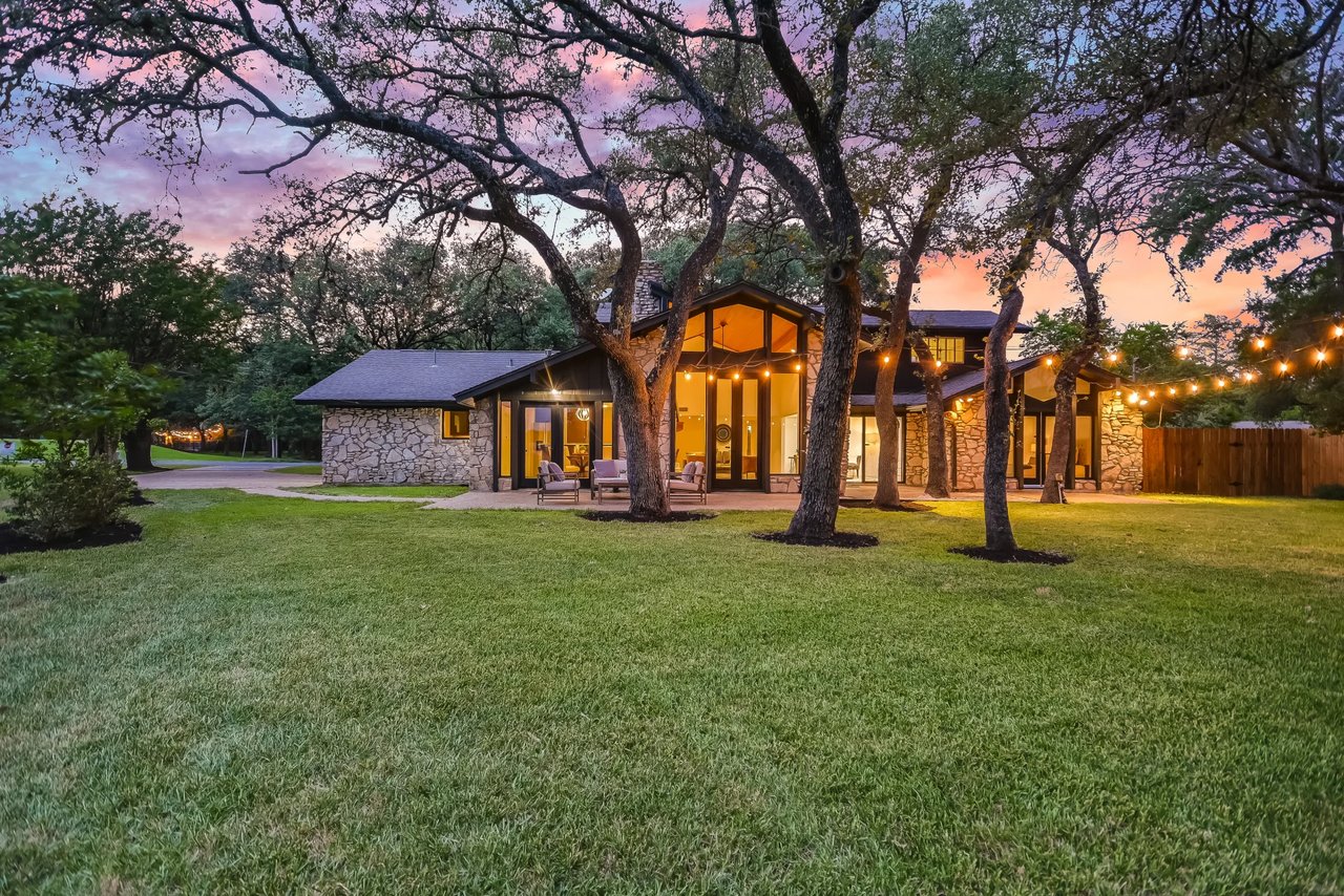 Golf Course Grandeur - 9112 Balcones Club Drive