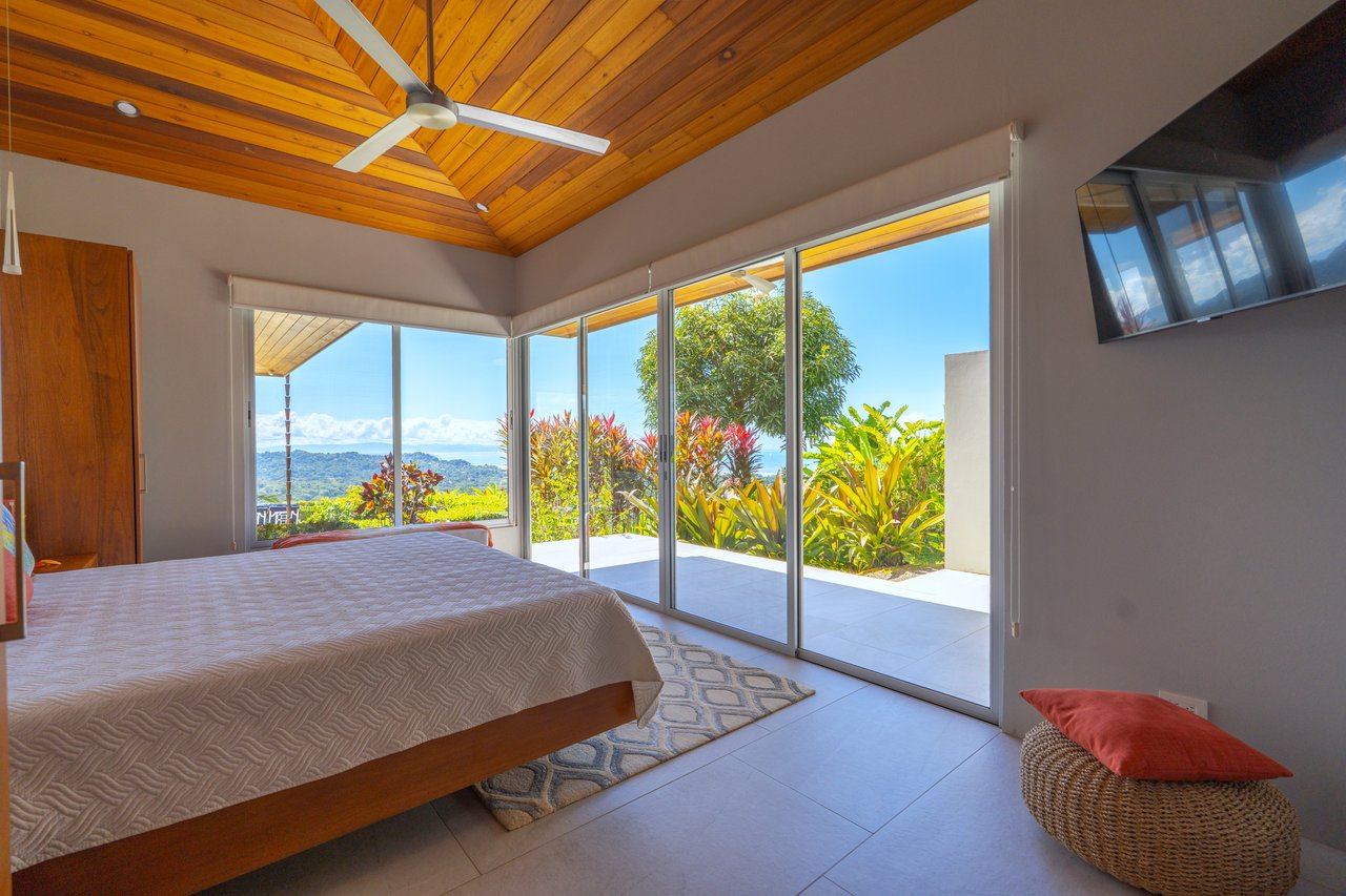 Blue Horizon – luxury ocean-view home in Ojochal, Costa Rica