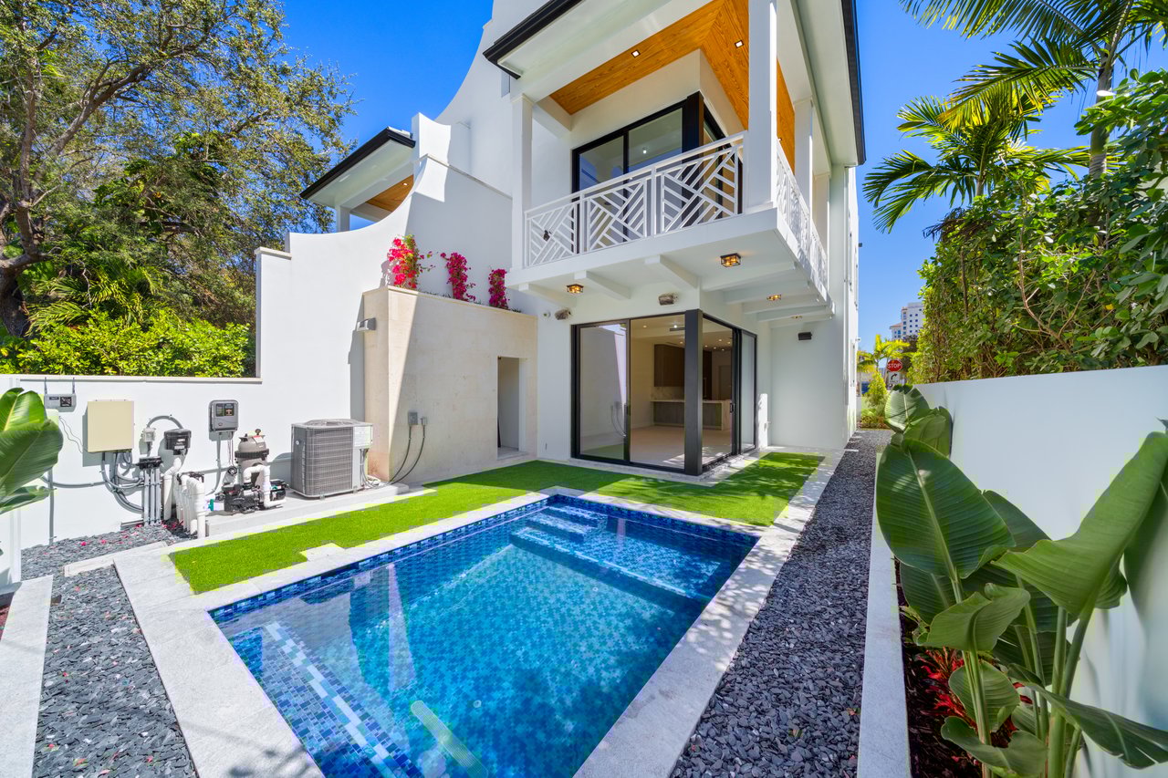 2710 S Le Jeune Road