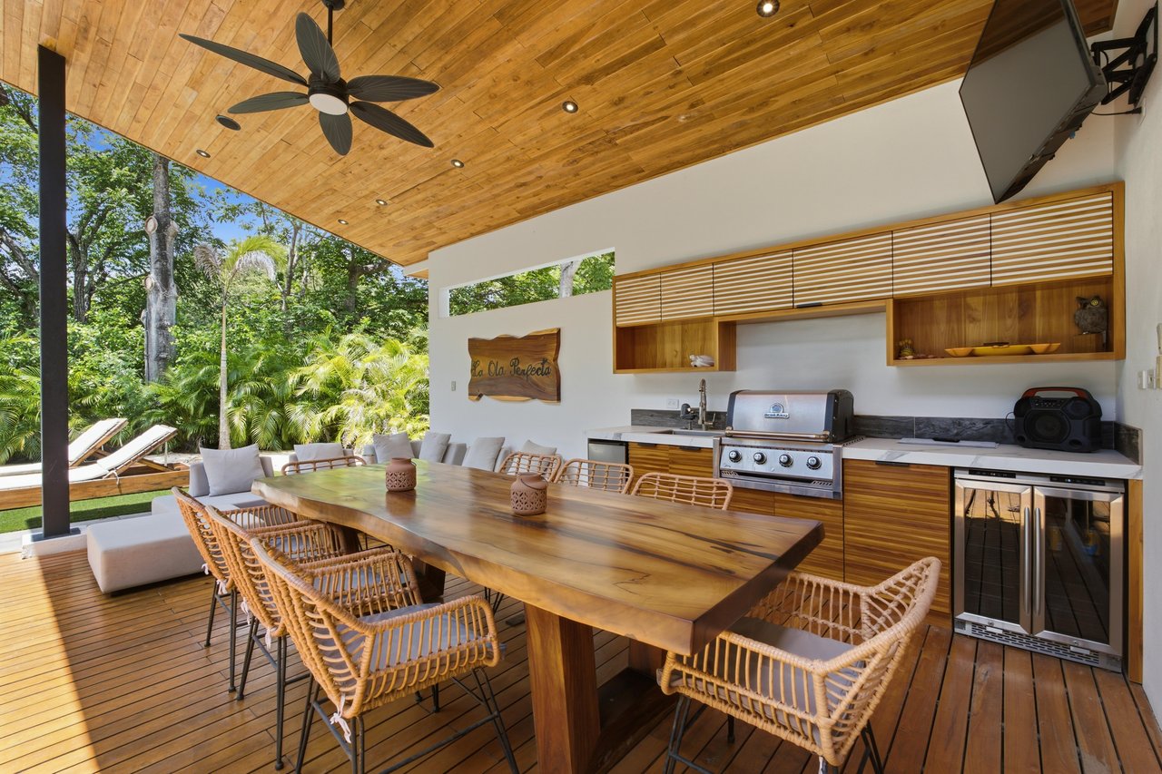 Casa La Ola Perfecta | Luxury 5-Bedroom Home with Pool Near the Beach in Hacienda Pinilla