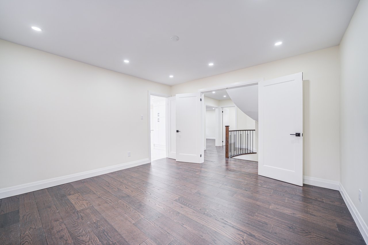 1126 Berkshire Crt