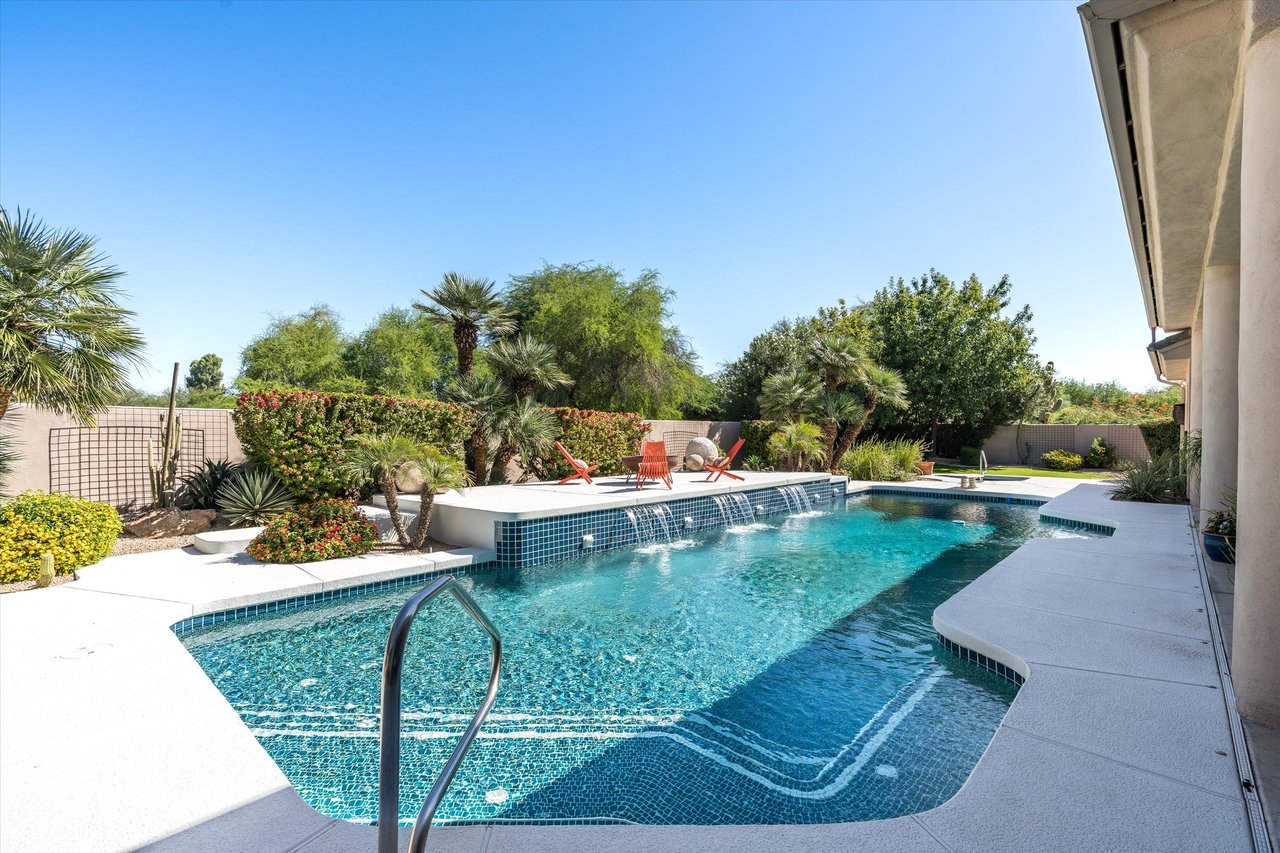 7124 E FOOTHILL Drive