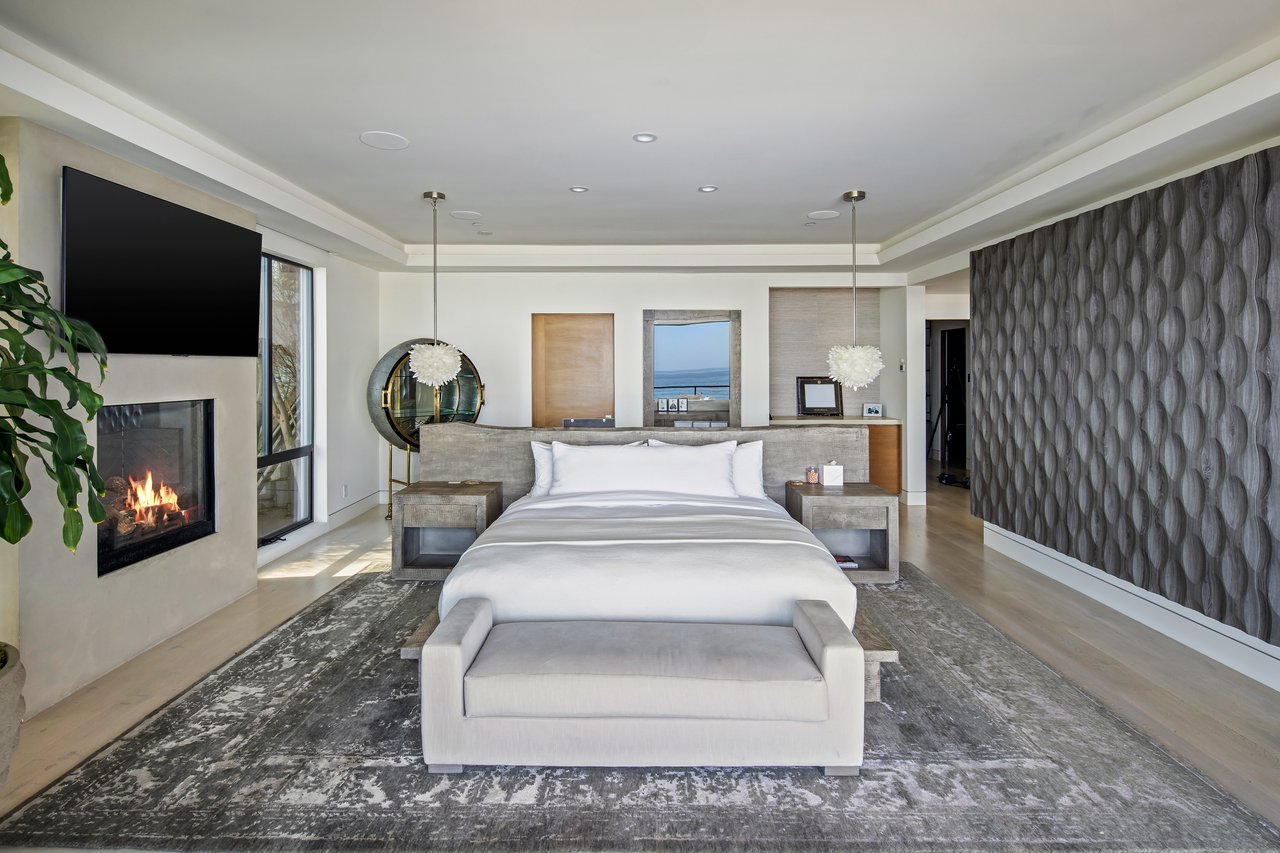 31504 Victoria Point Rd, Malibu