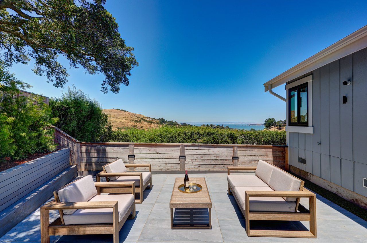 Stylish View Home on a Cul-De-Sac