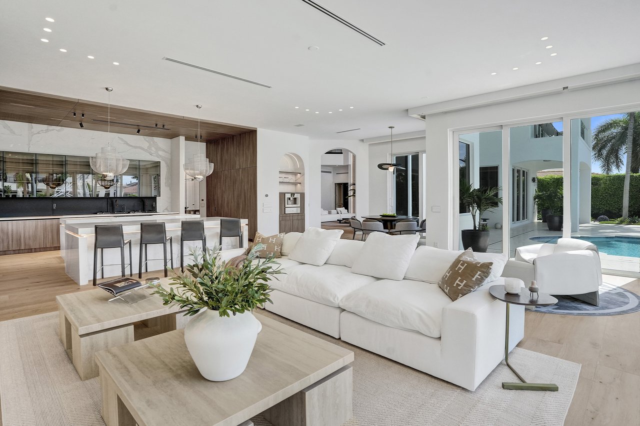 30  S Compass Dr