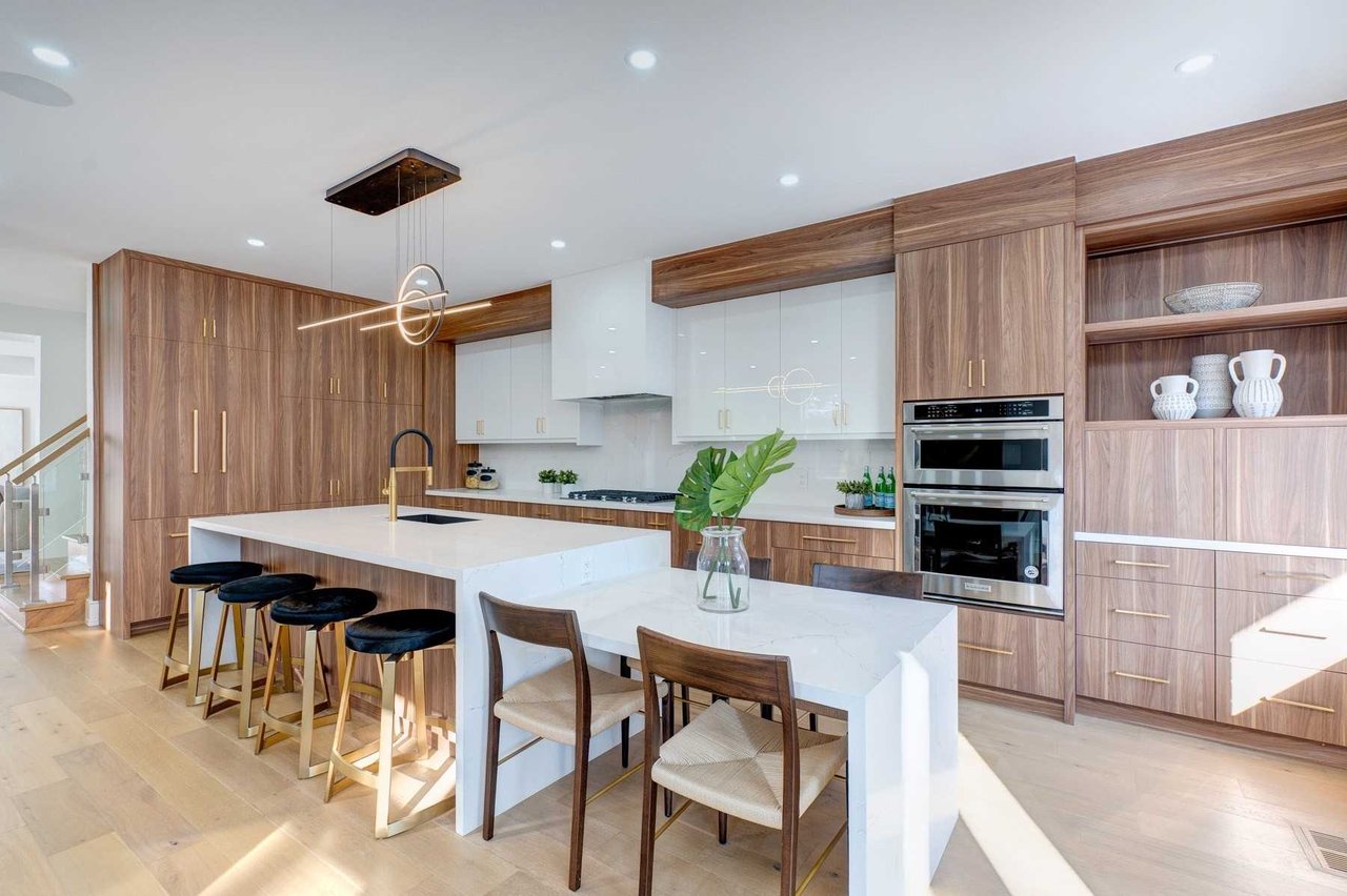 2 Parkland Rd