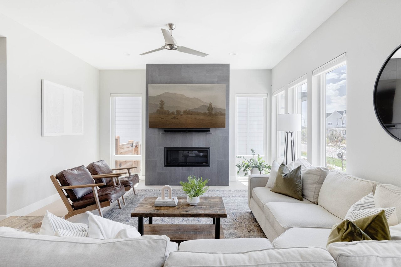 5986 N. Elmira Ct.