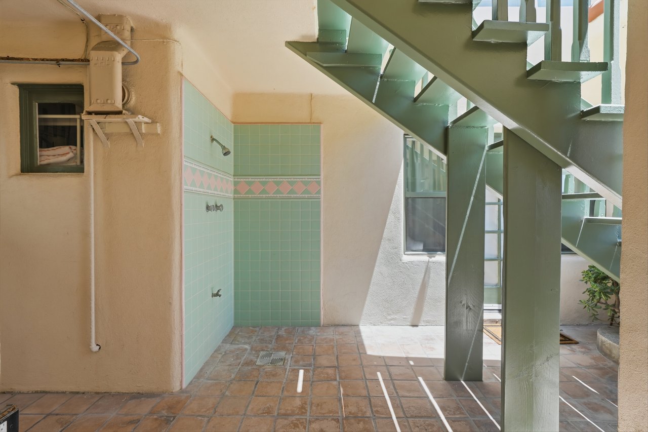 1602 The Strand (Entire Property)