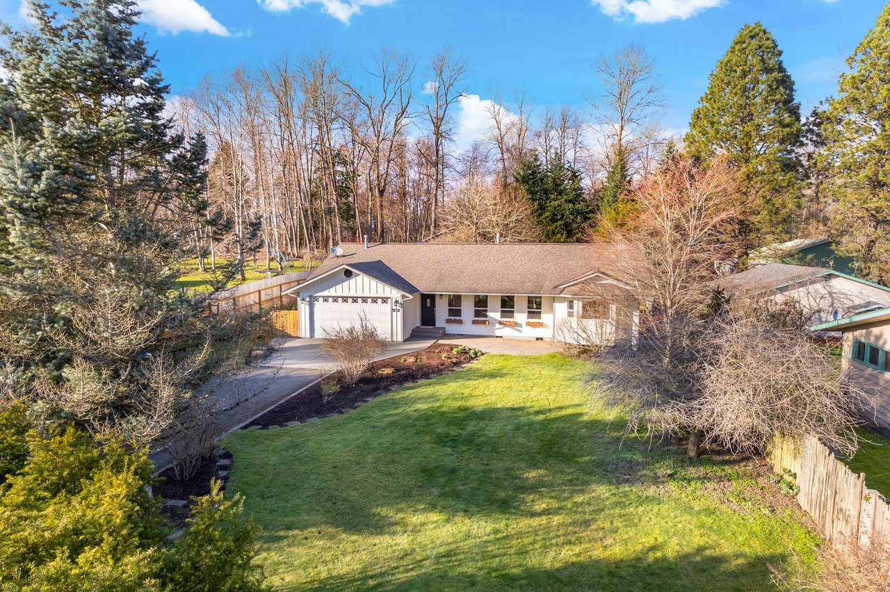  Dreamy Rambler on Over Half an Acre