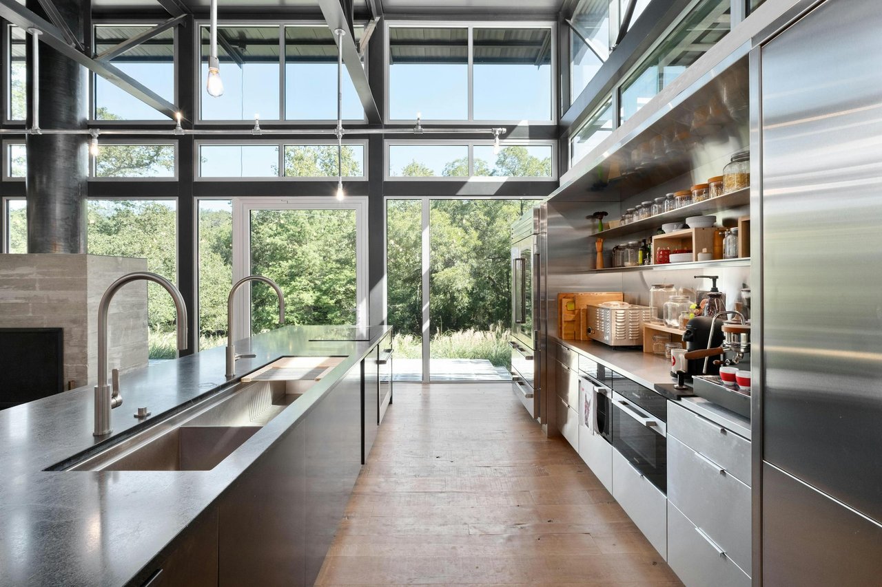 2212 River Hills Road