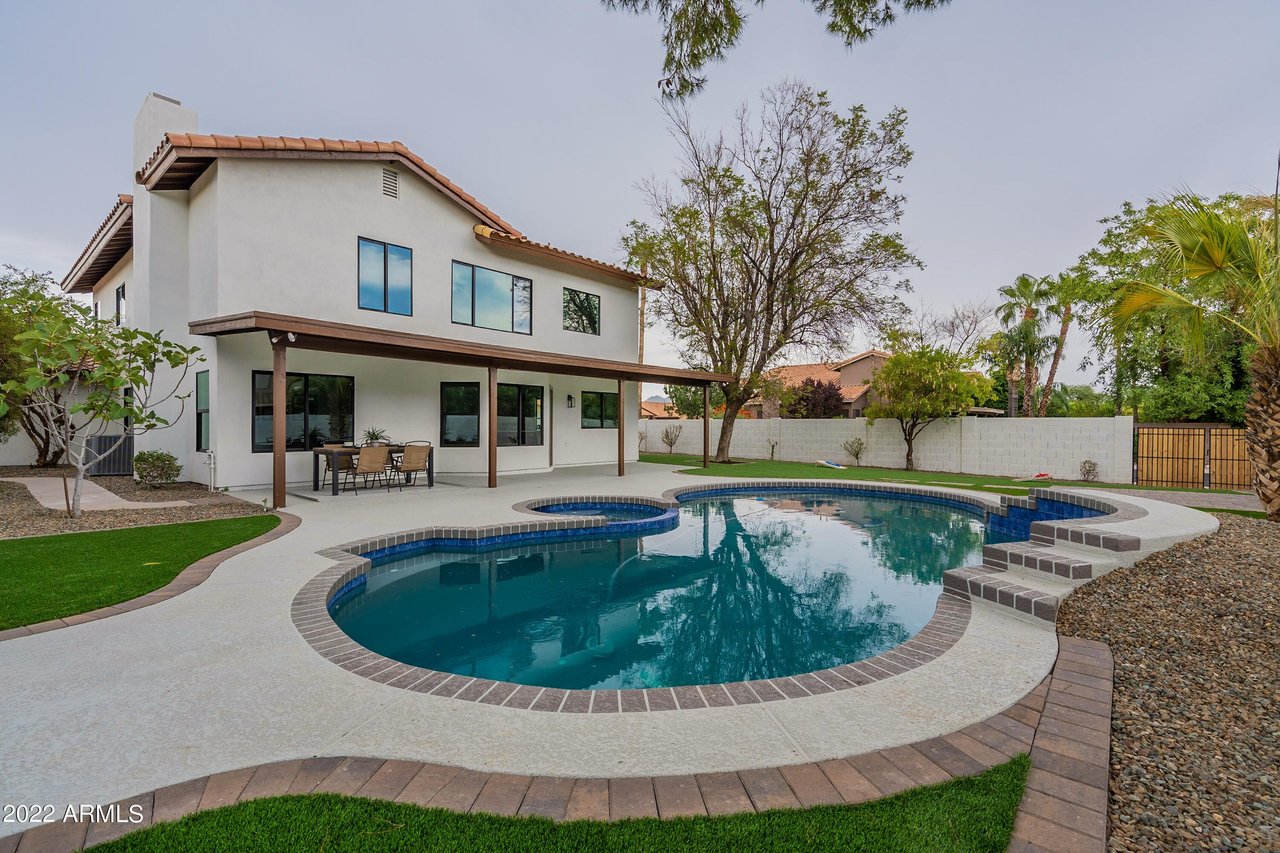 5347 E Michelle Dr