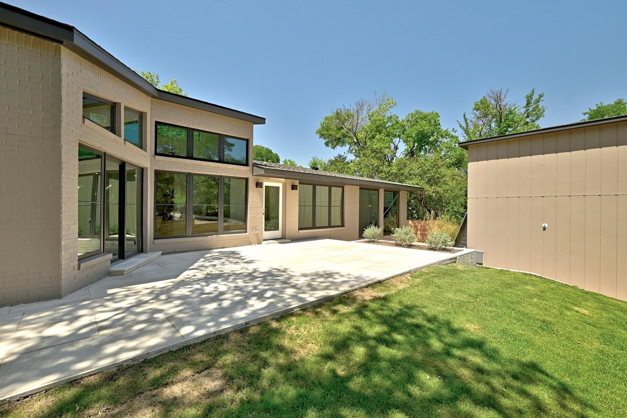2001 Circle Haven