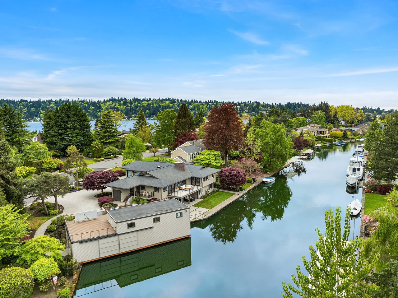 LIFE ON THE CANAL - NEWPORT SHORES