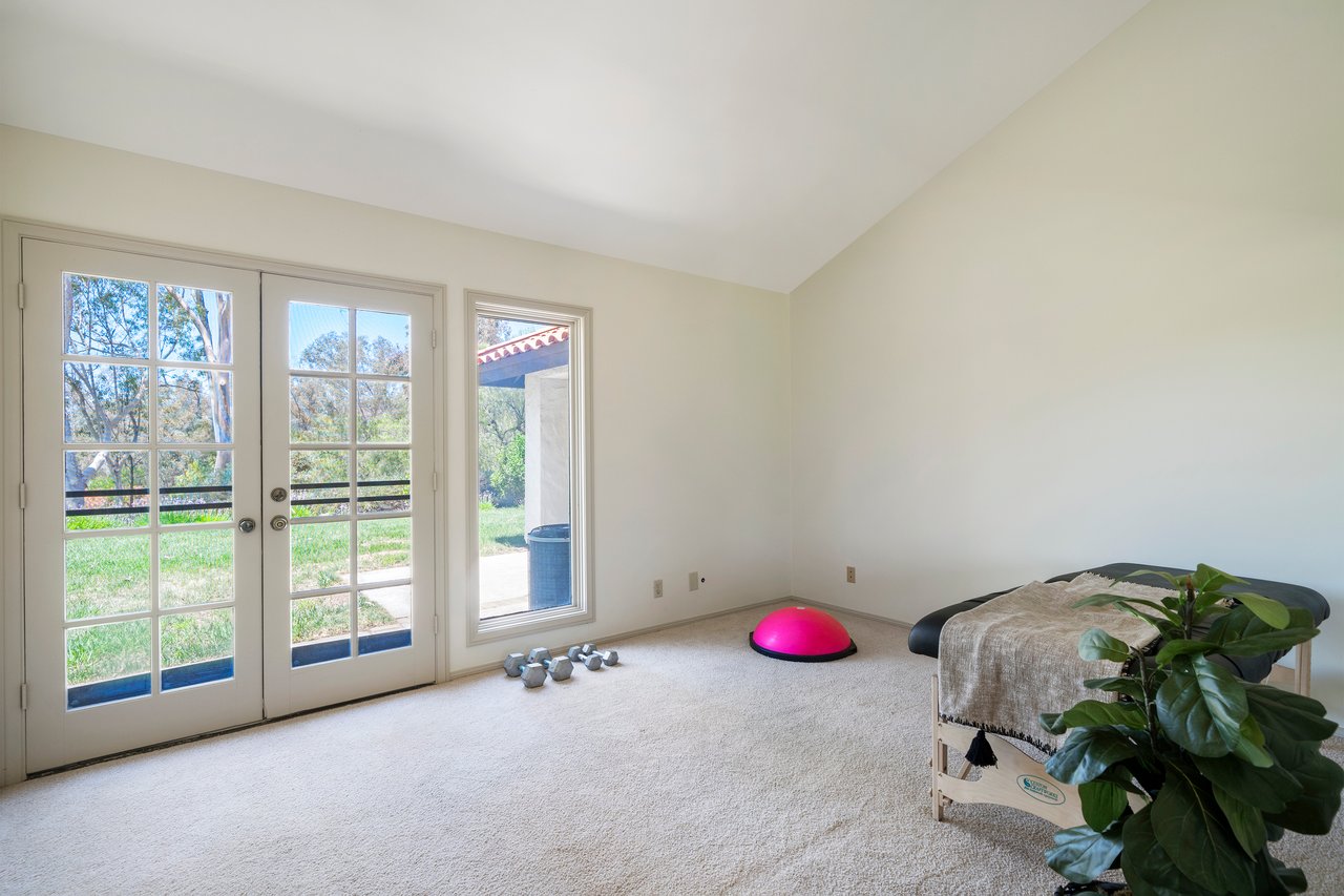 38785 Avenida Bonita