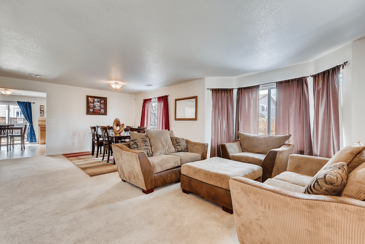 Just Listed: Well Kept Home in Commerce City