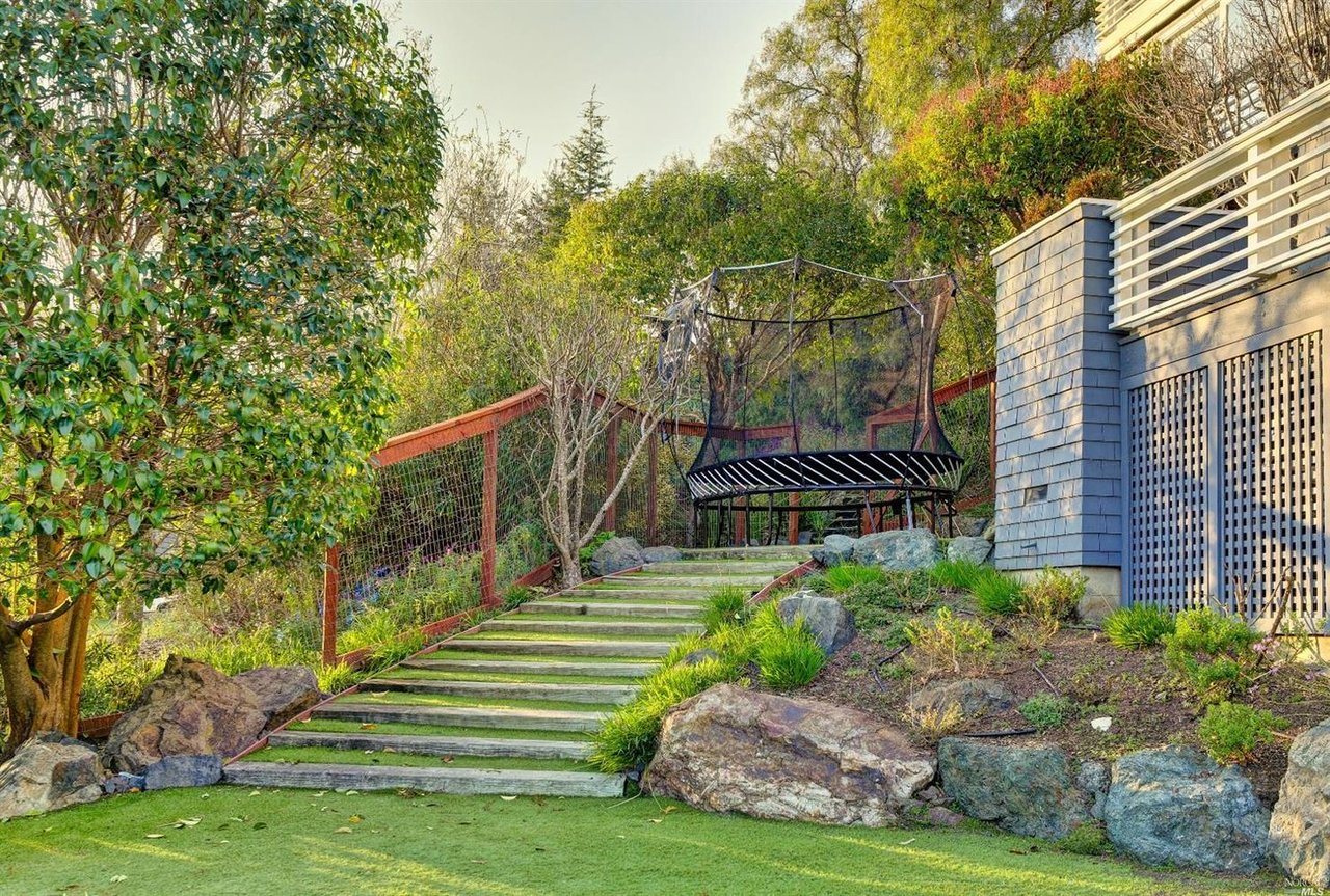17 Turtle Rock Ct