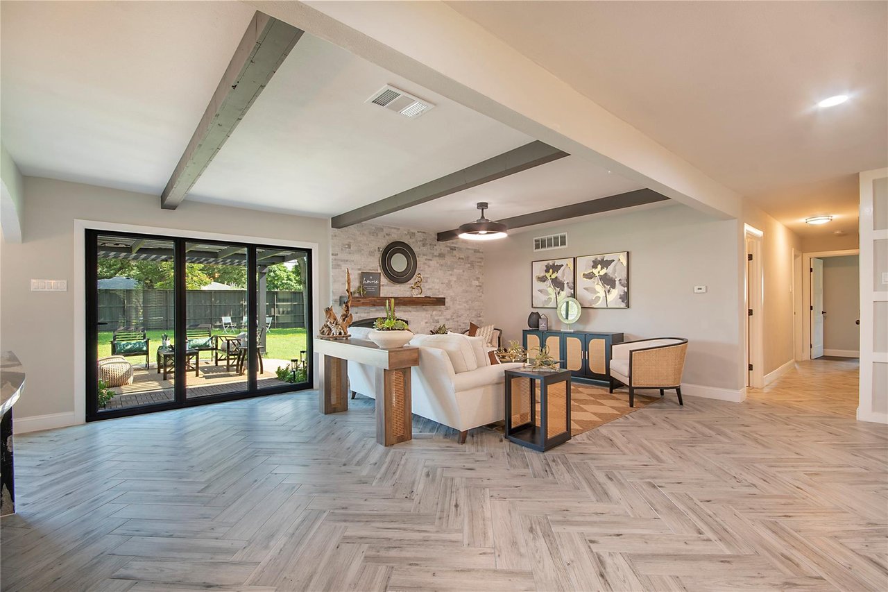 3707 Alta Vista Lane