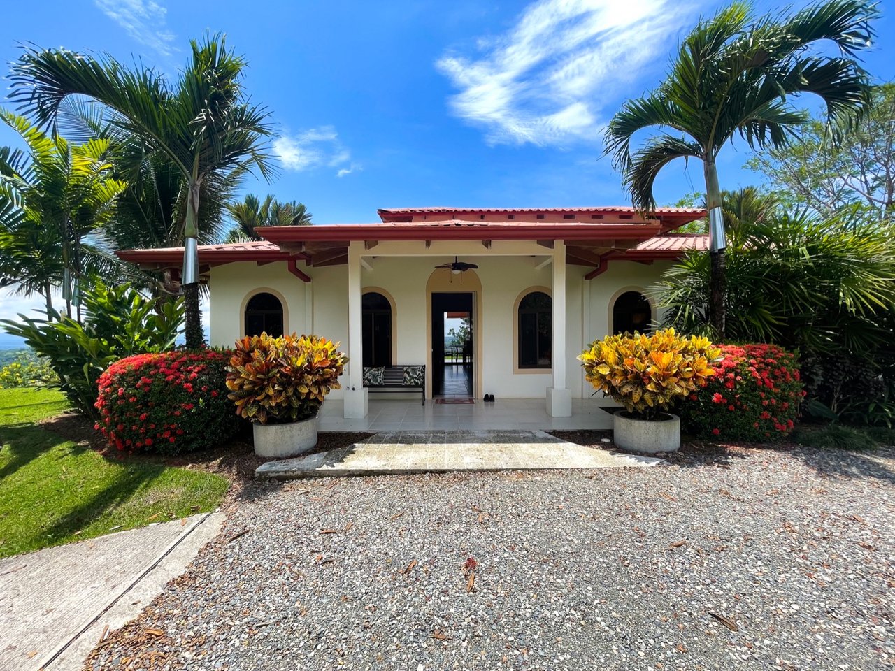 Tranquil Ocean-View Home At The End Of The Road