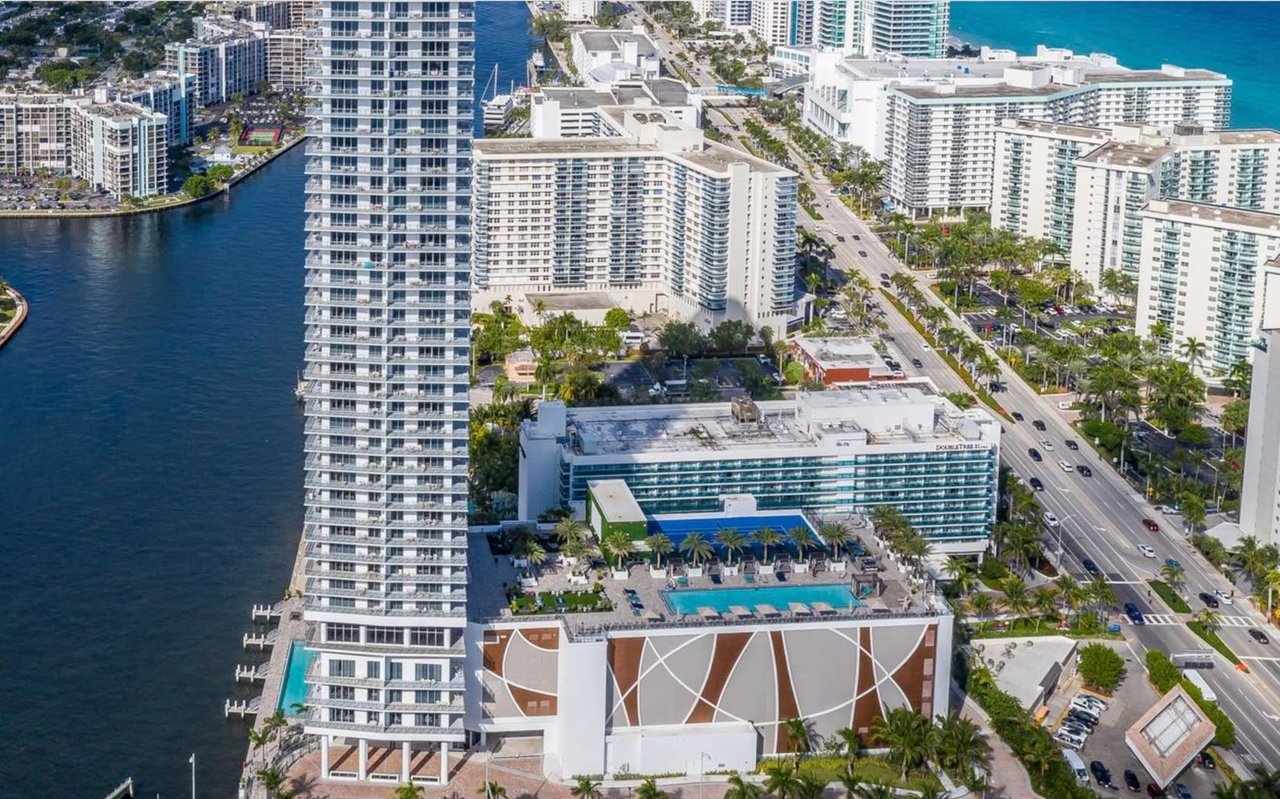 4010 S Ocean Drive 1006