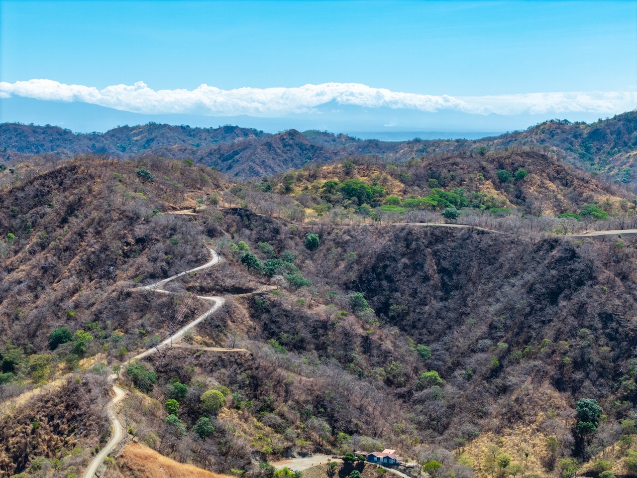 Finca Las Ventanas | Expansive Mountain View Estate Near Potrero