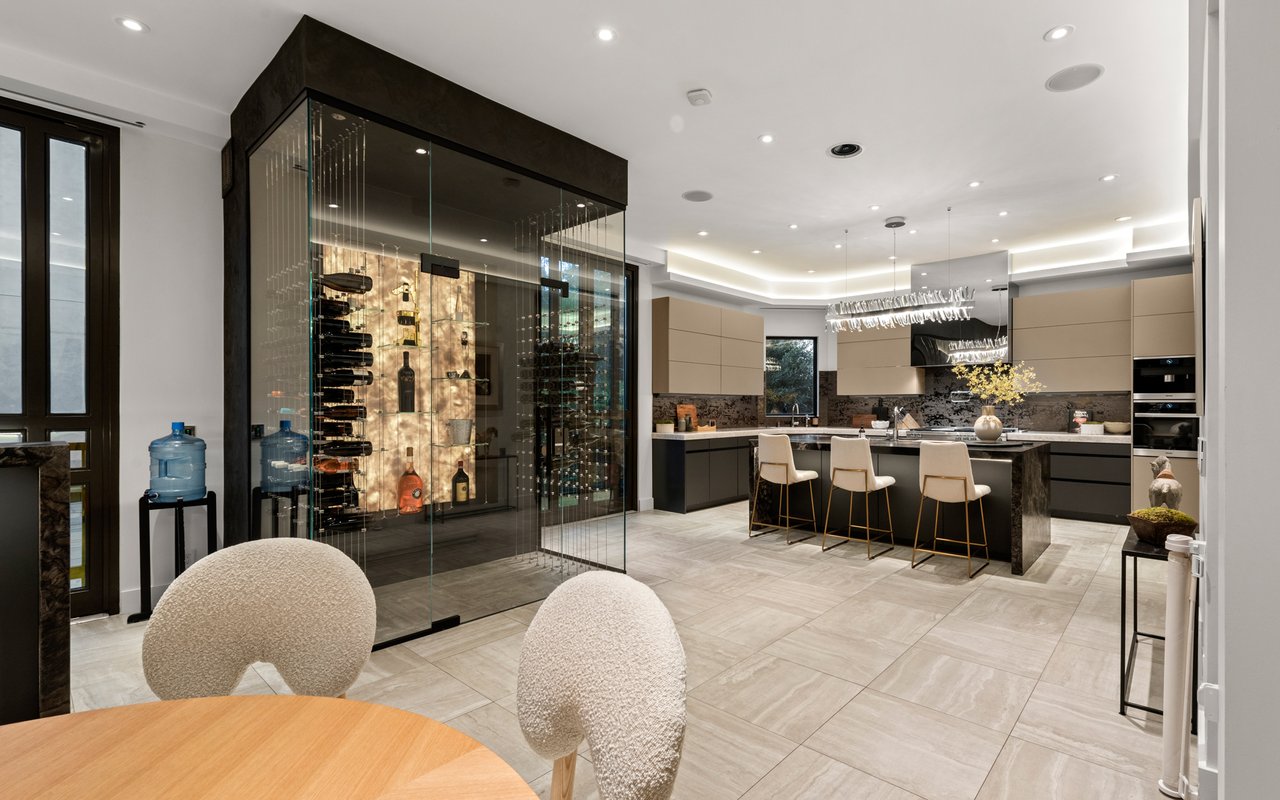 145 Channel Pointe Mall