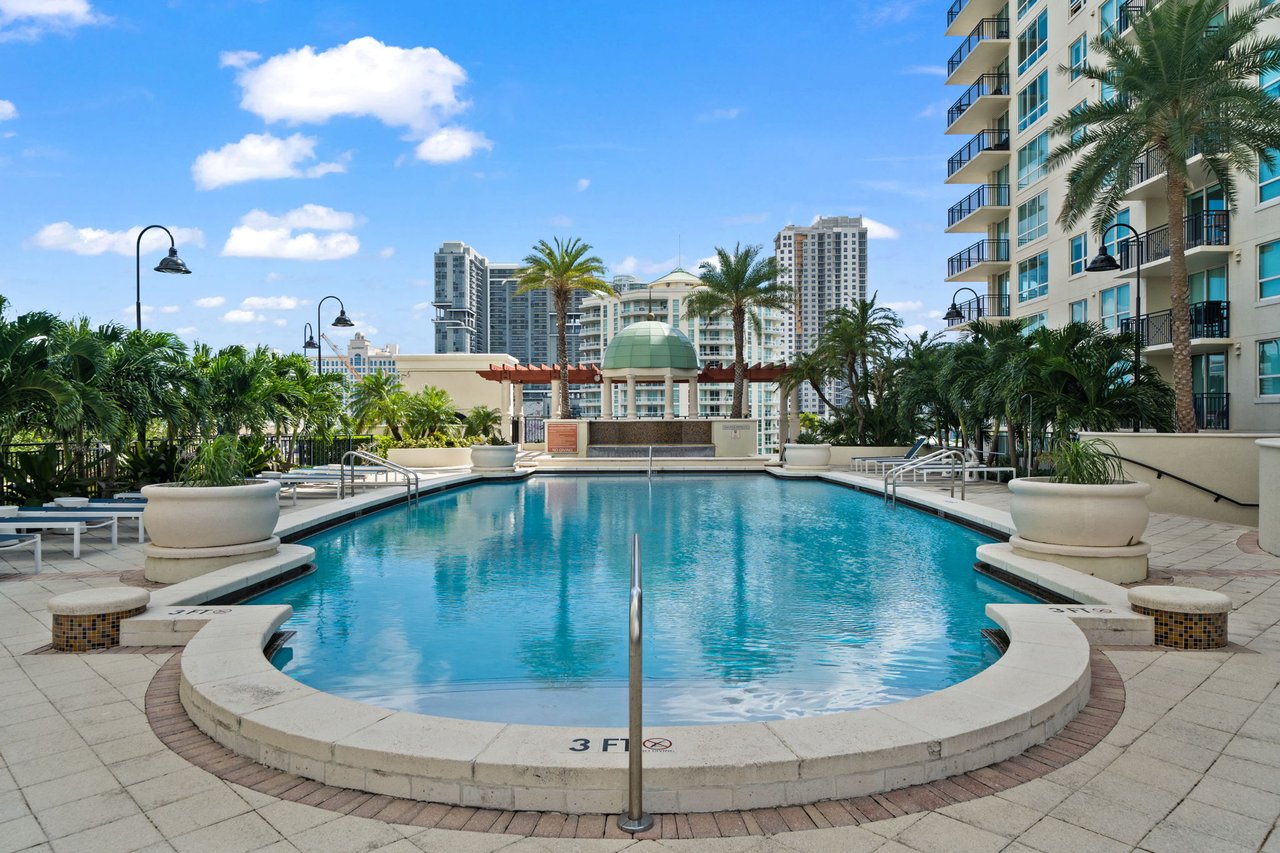 The Symphony Residence 1013N
