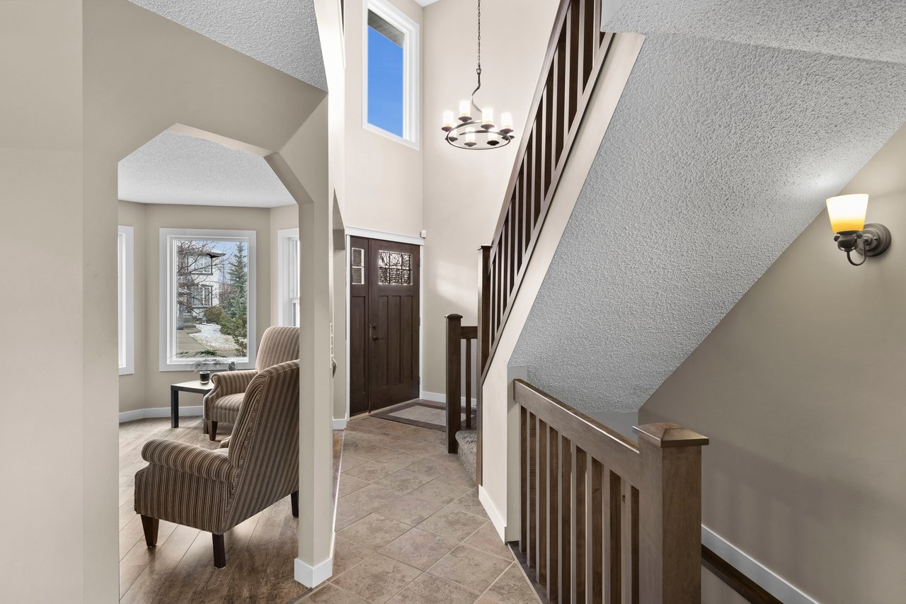 7 Valley Creek Bay NW
