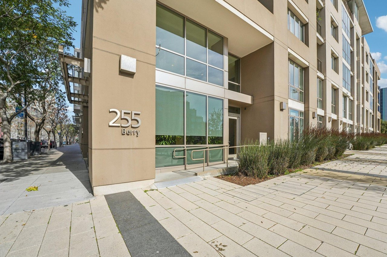 255 Berry St #512