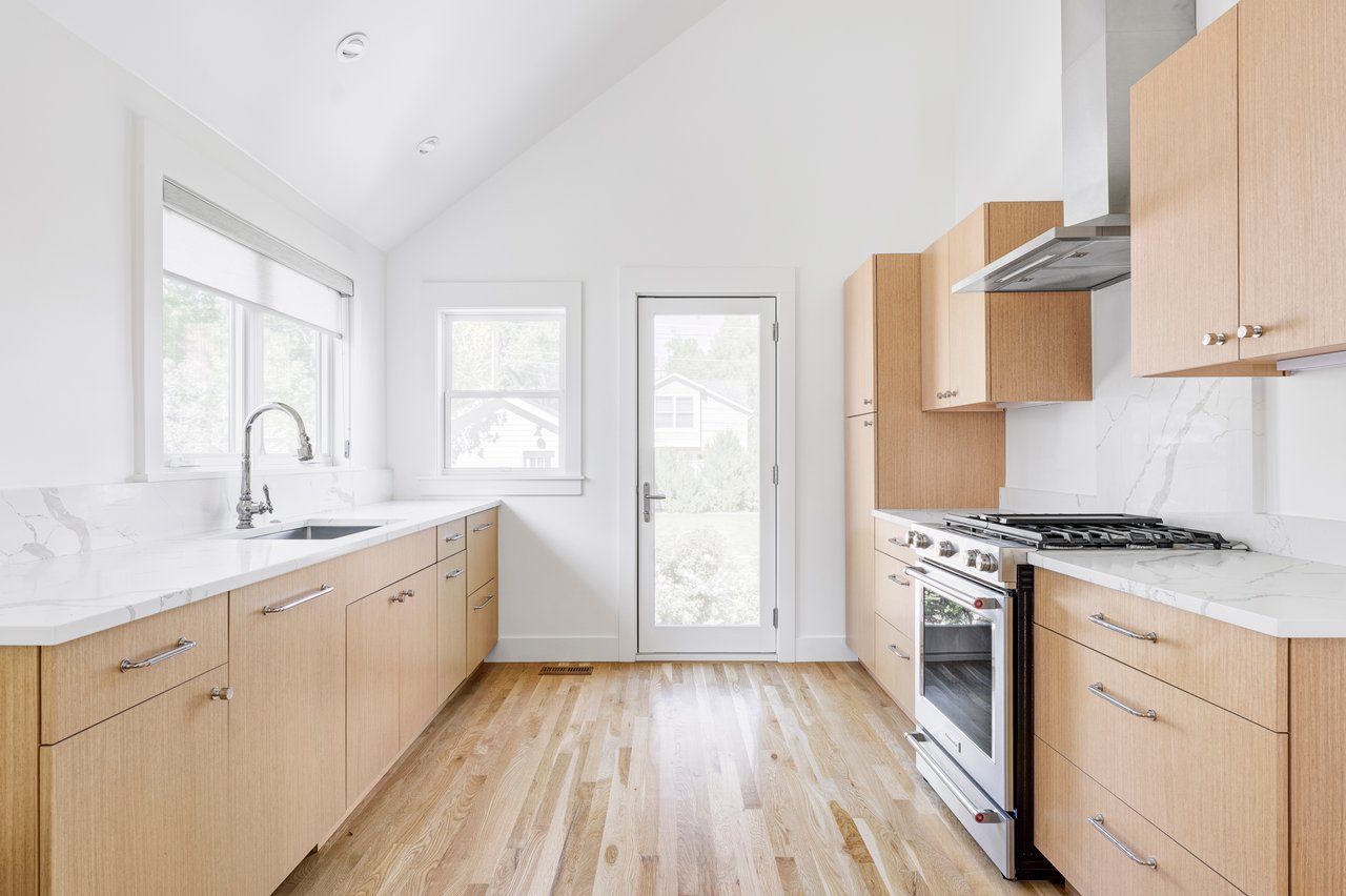 Pine St Cottage