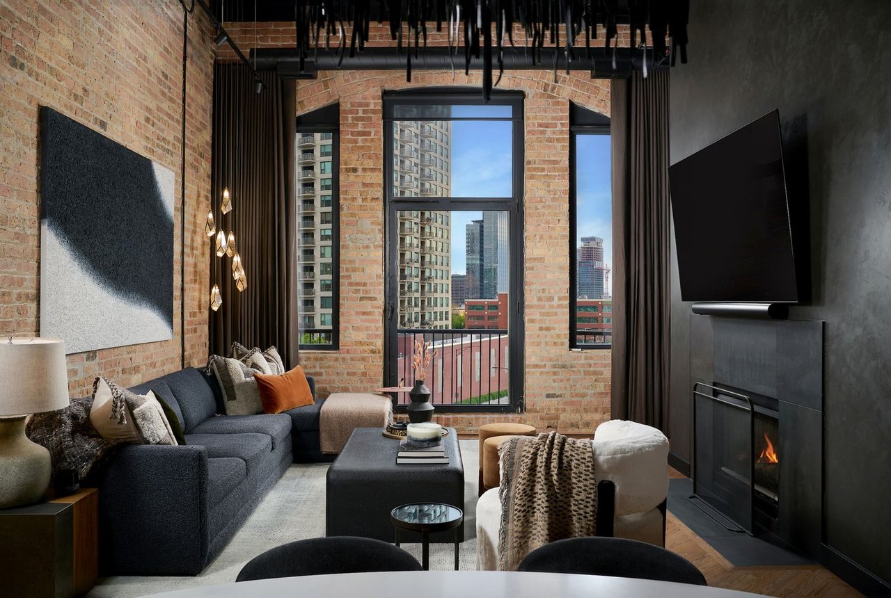 550 N Kingsbury St Unit: 603