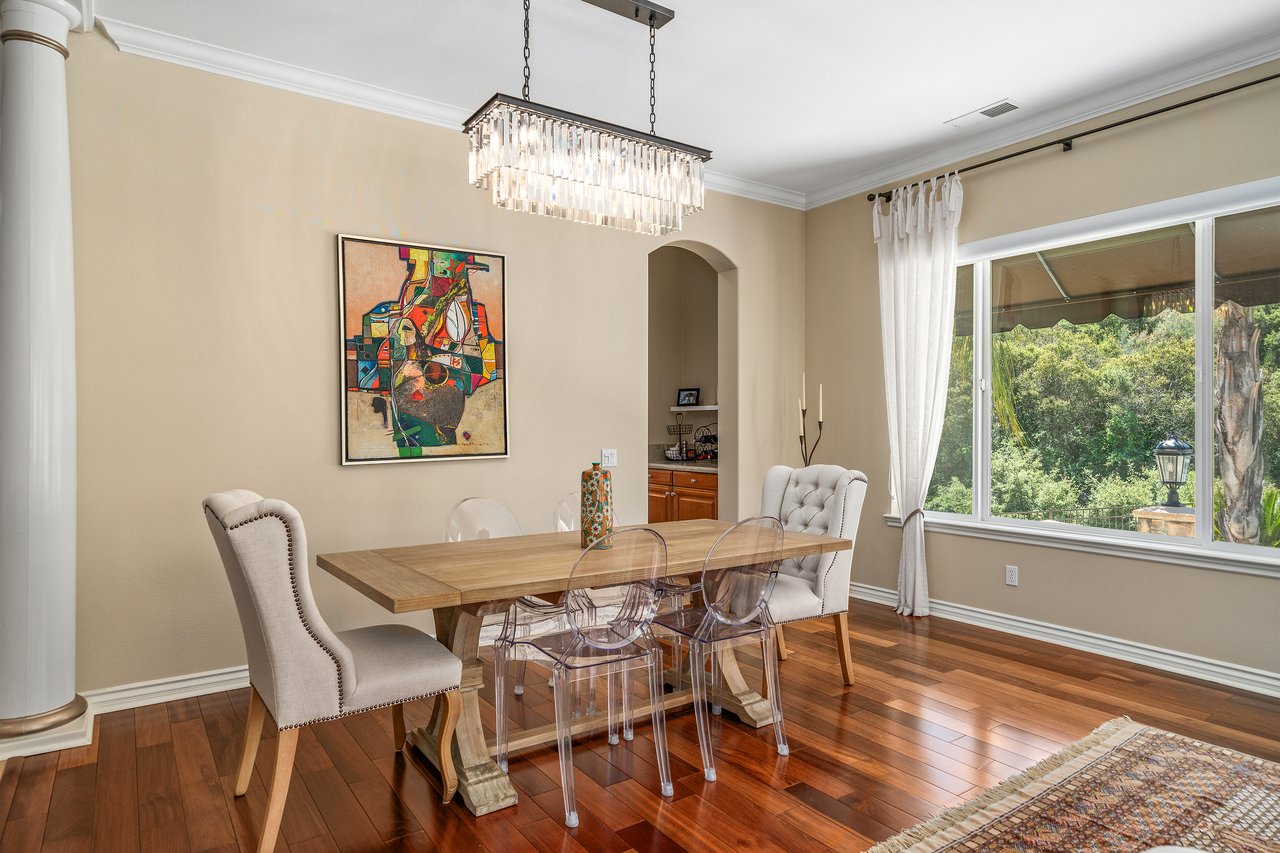 36505 Calle De Lobo