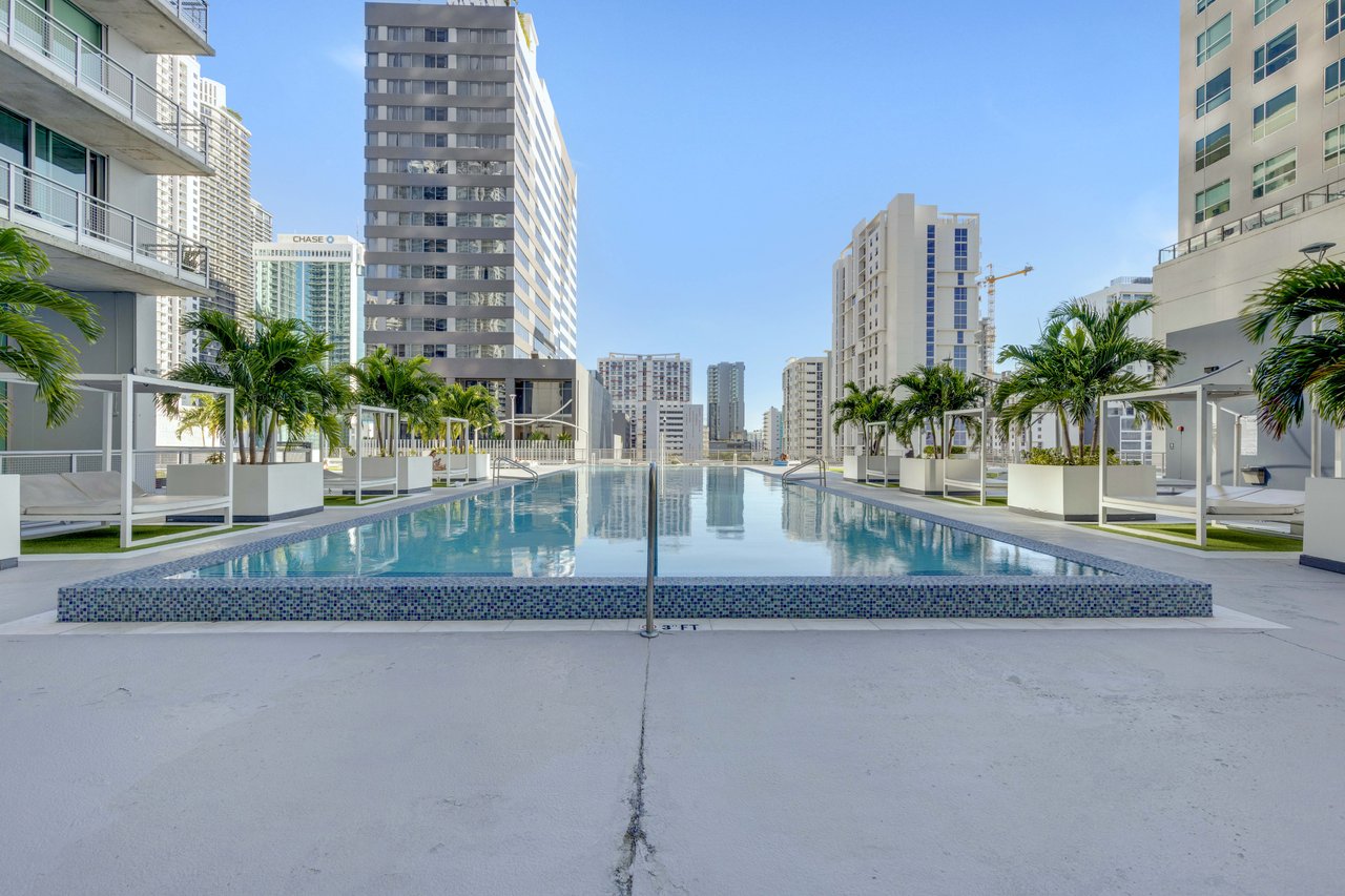 690 SW 1st #2308 Miami FL-33130