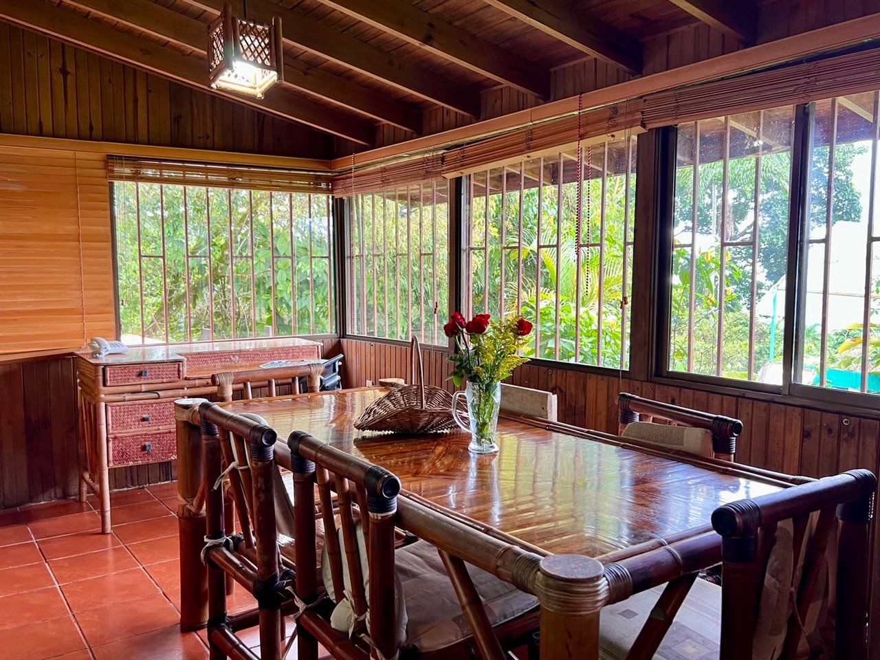 Strategically Located Property with Panoramic Views and Development Potential in Tinamastes