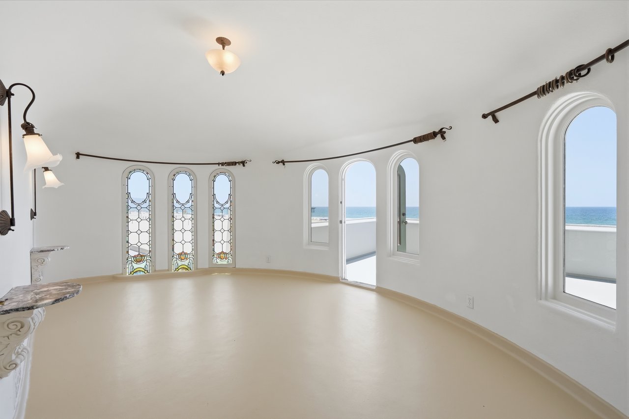1602 The Strand (Entire Property)