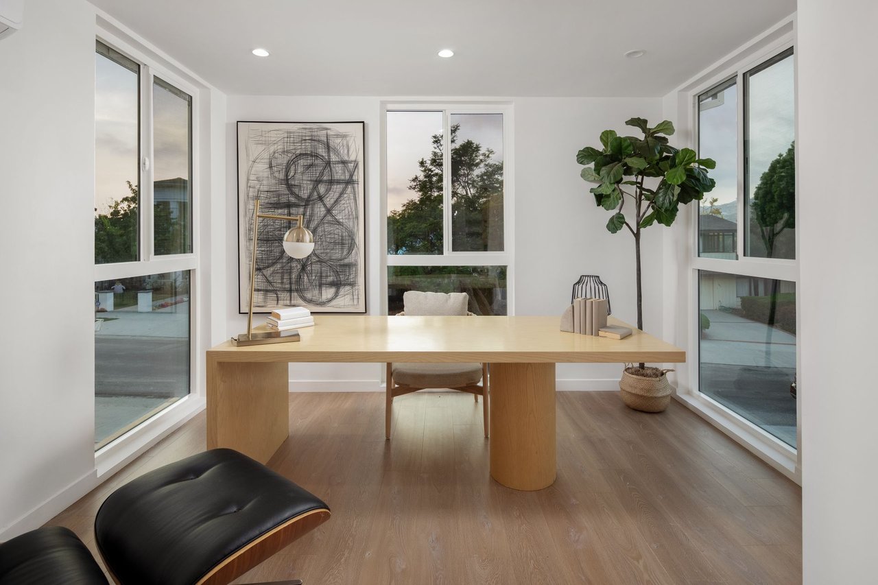 574 Mount Holyoke Ave