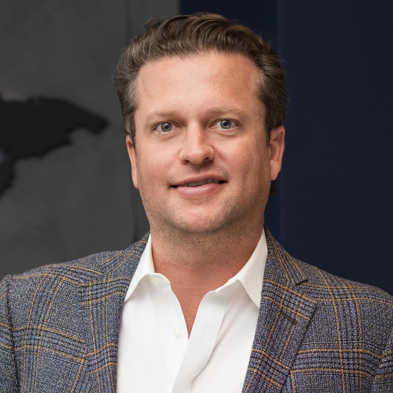 Alex Abramowicz Hinsdale, IL Real Estate Agent Headshot