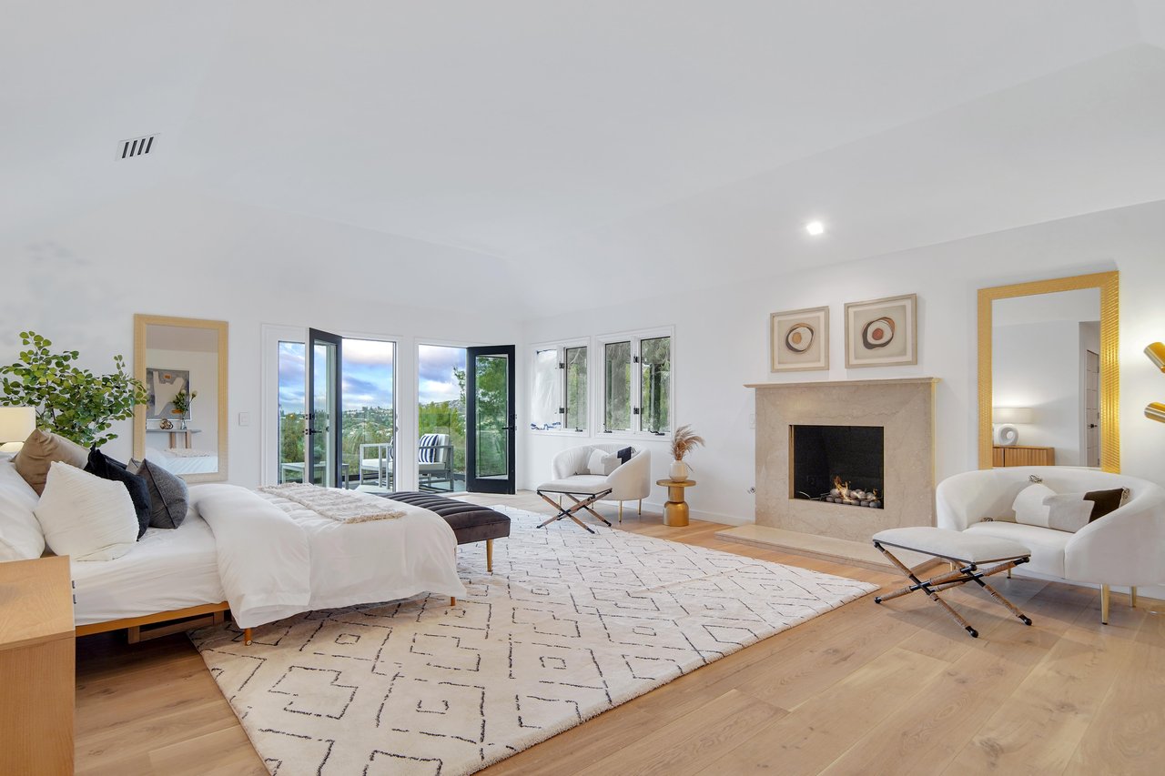 4050 Clarinda Dr, Tarzana