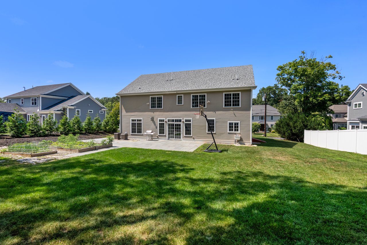 18 Patton Rd, Wellesley