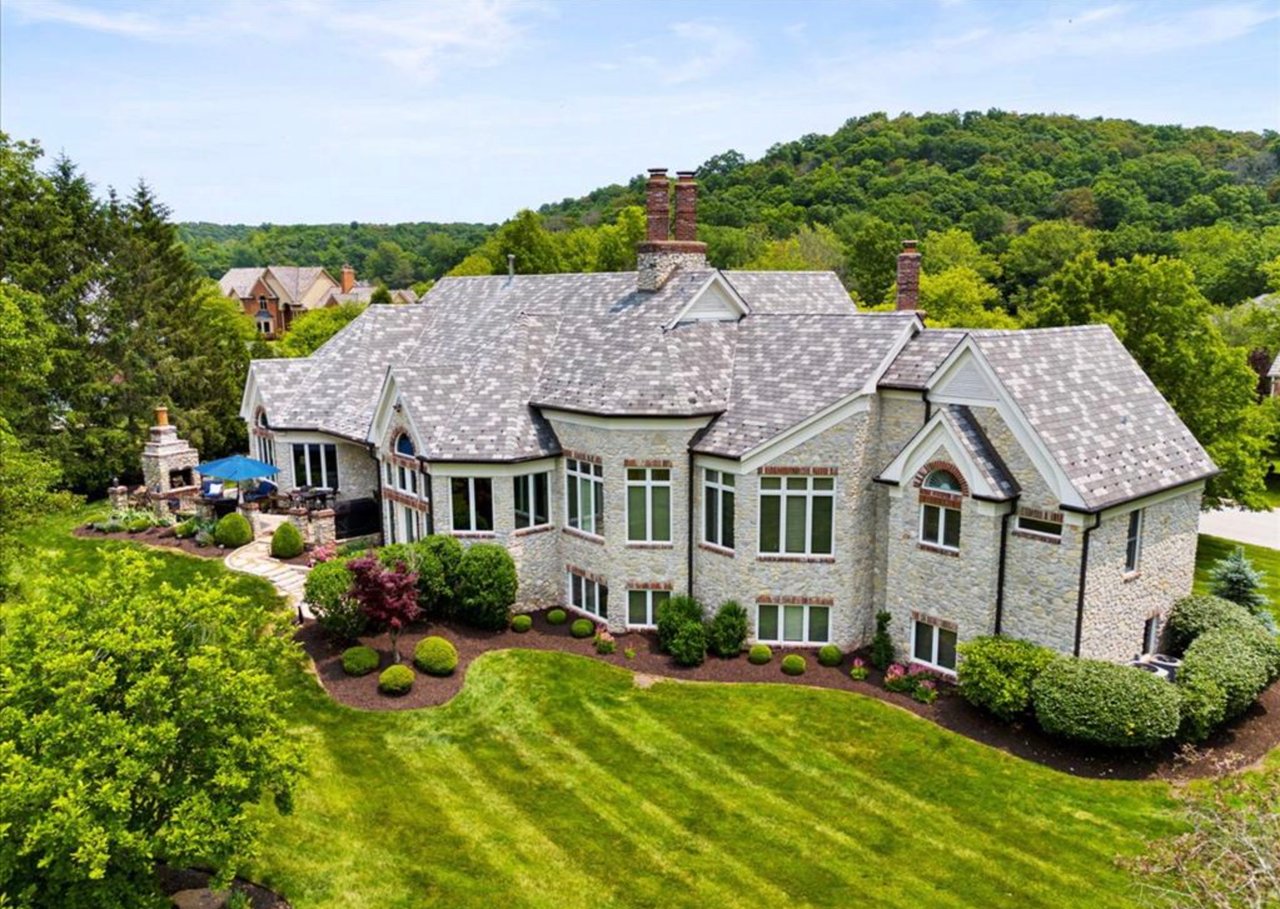 Exclusive Cedars Valley Home Along the Lewis & Clark Golf Course