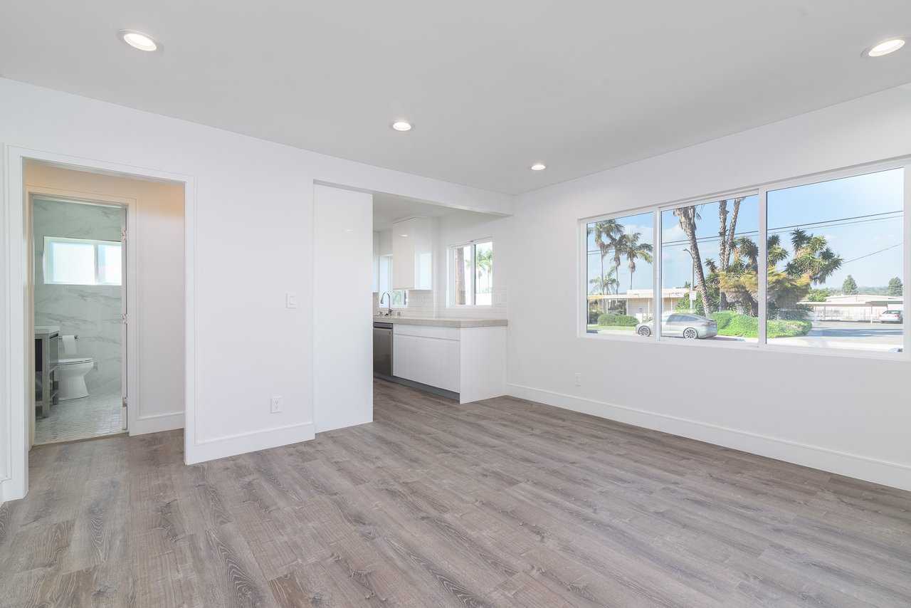 1310 W Valencia Drive