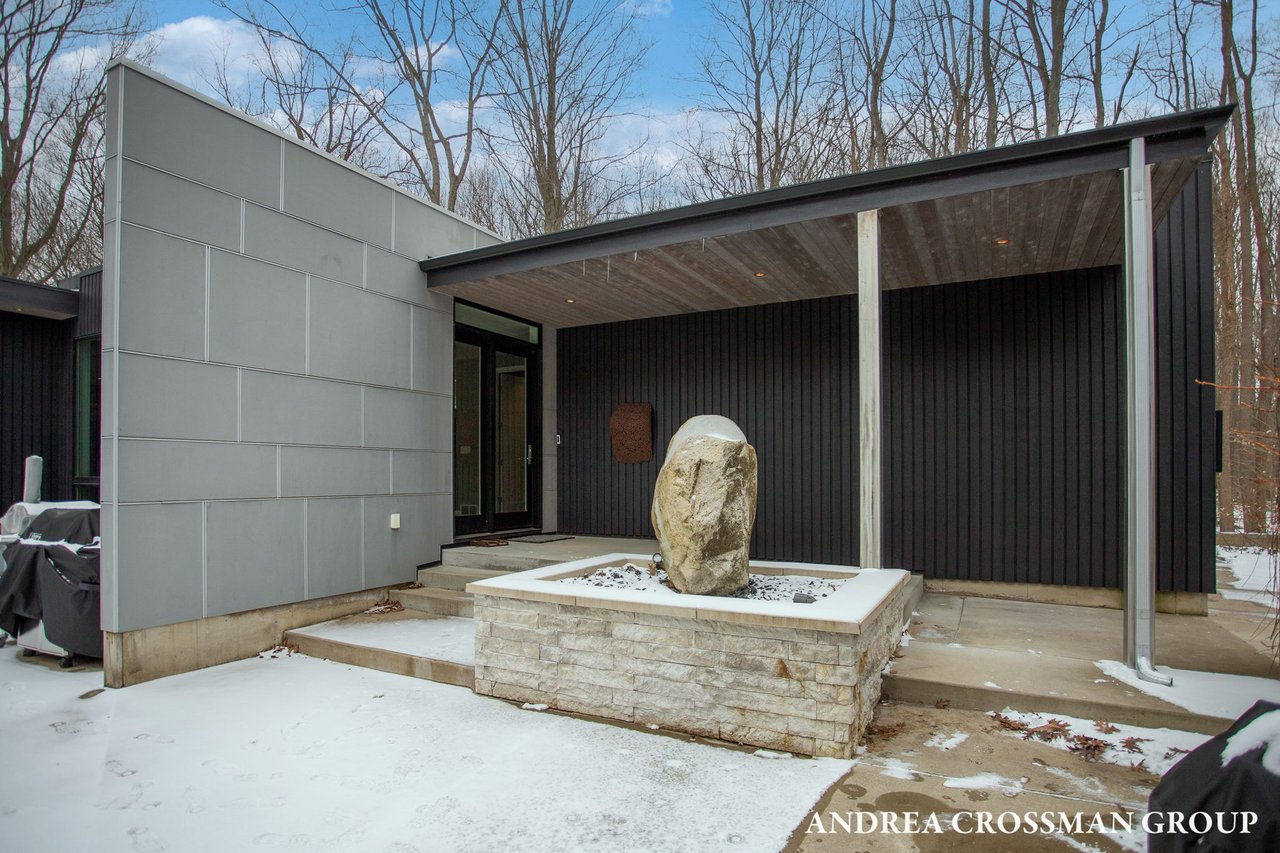 6919 Bendemeer Drive