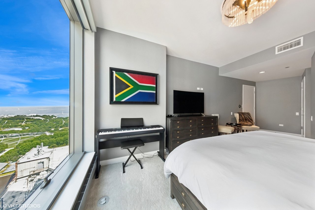 60 E Monroe St Unit 2101