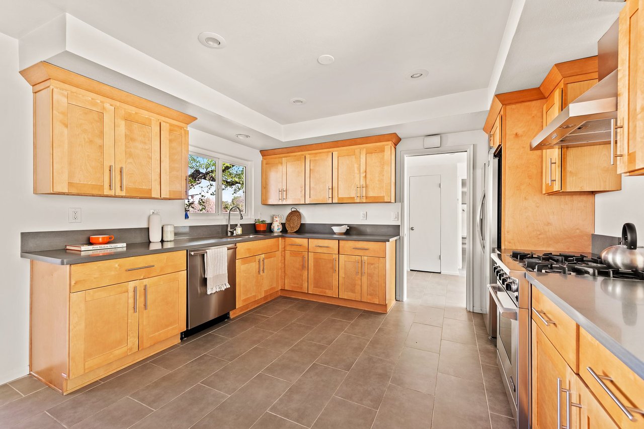 5330 Dubois Ave