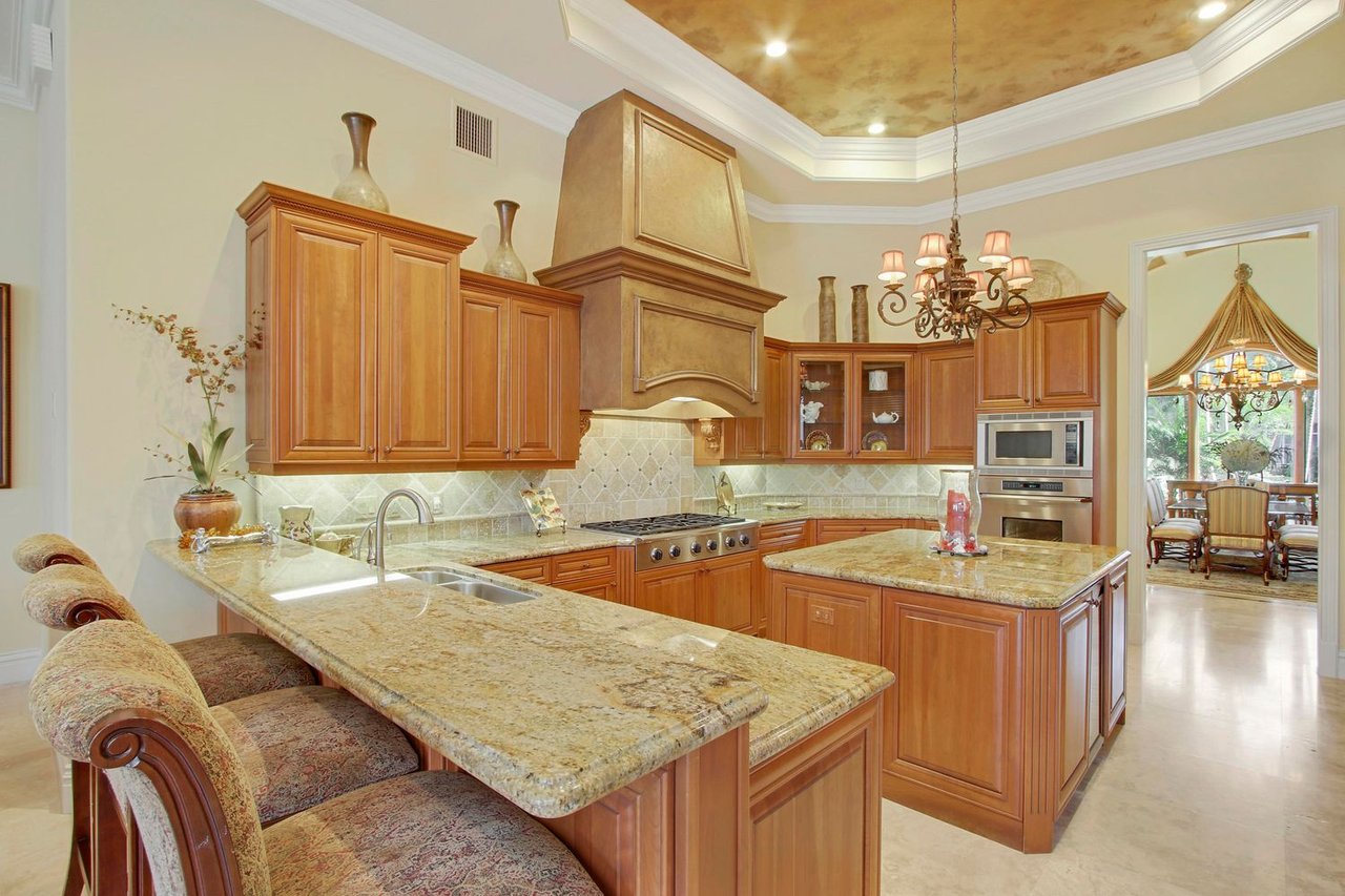 793 Harbour Isles Dr