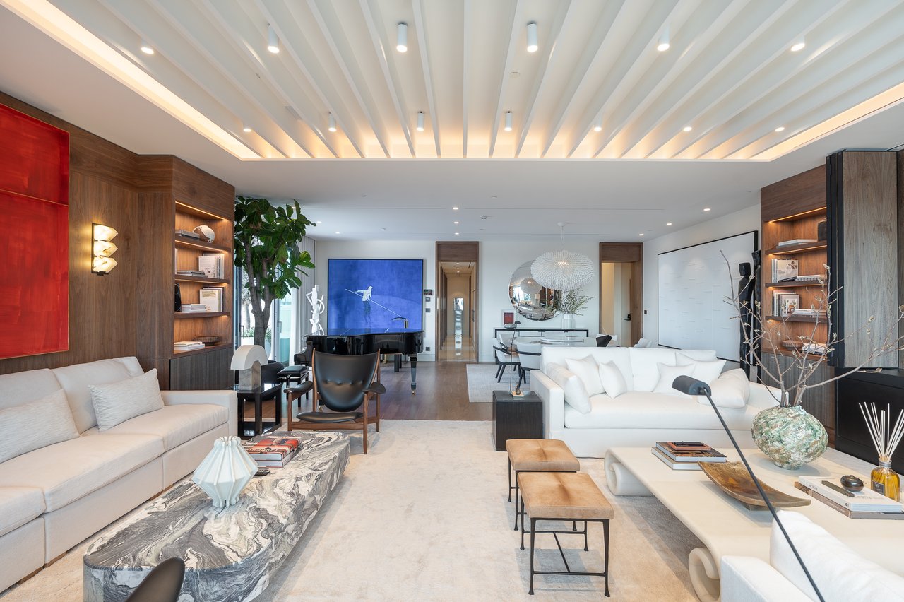 Four Seasons Private Residences - Penthouse 