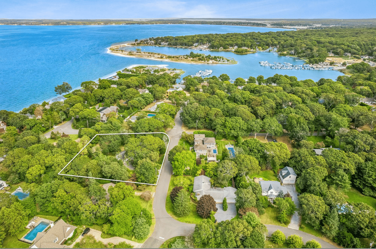 3 Oak Drive North