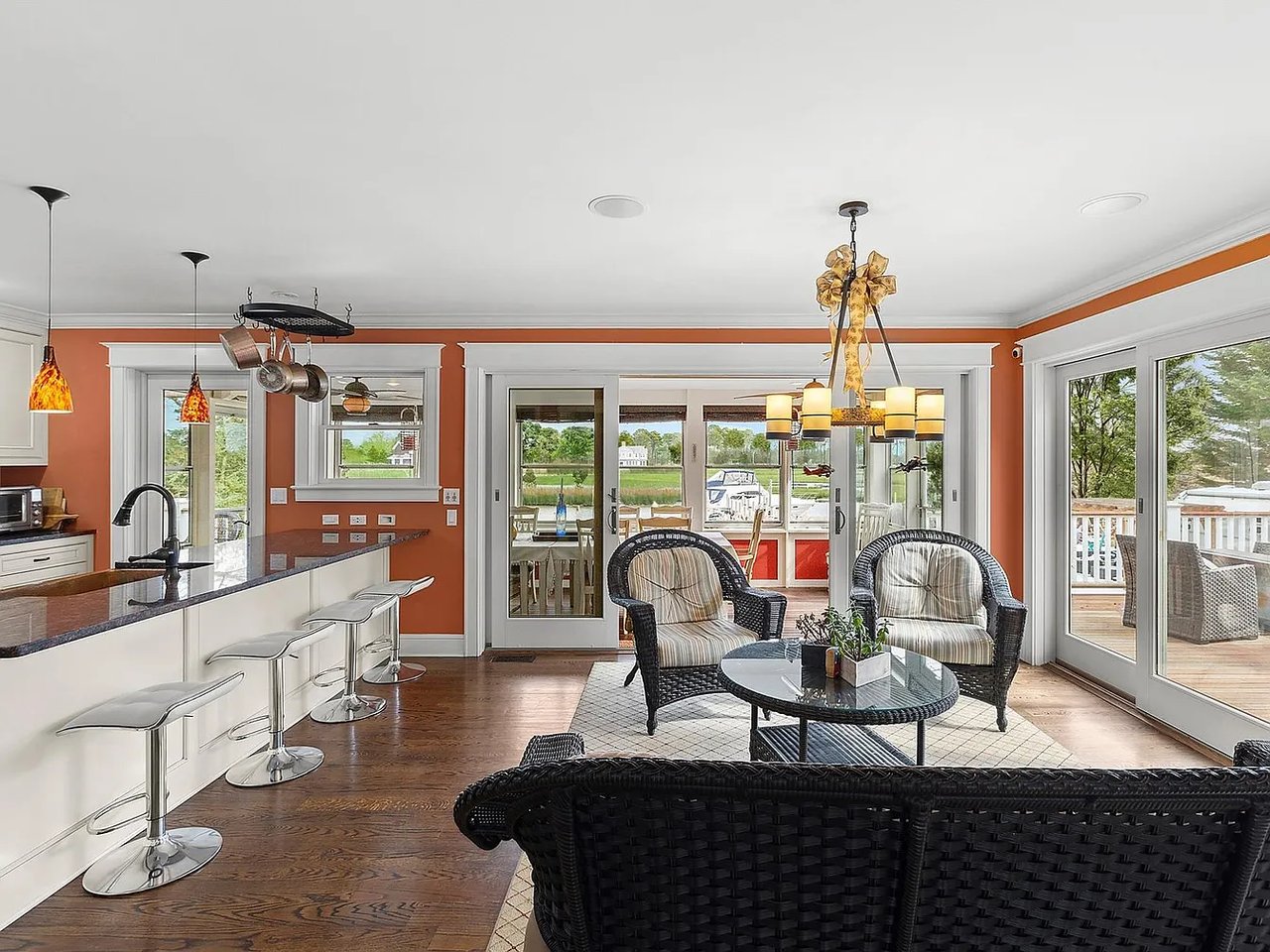 32C Honeysuckle Ln