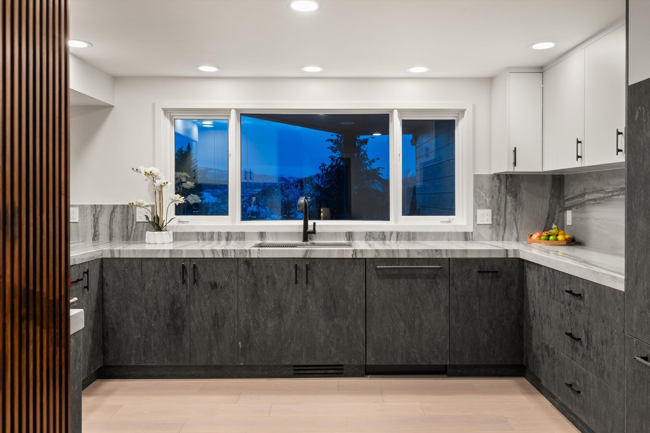 Designer Living with Unmatched Mountain Views